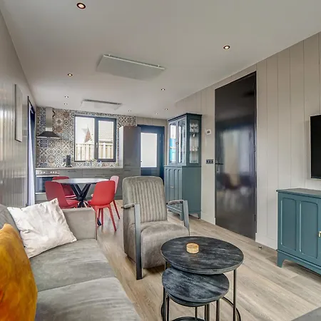 By The Coast In Julianadorp Nyaraló